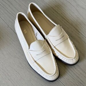 Zara Off-White Women's Loafers